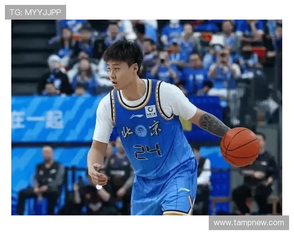 赵睿领衔新赛季篮球盛宴展现年轻球员的无限潜力与拼搏精神