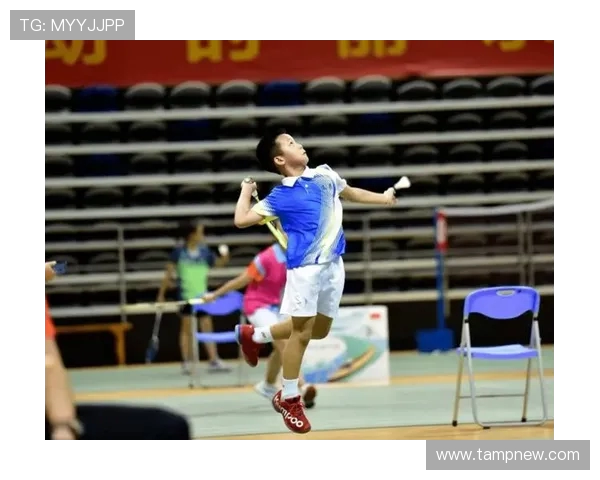 杨强独家分享羽毛球技巧与心得助你提升竞技水平